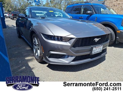 Used 2025 Ford Mustang Coupe RWD image 1