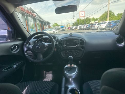 Used 2015 Nissan Juke S image 12