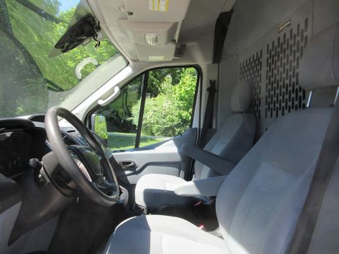 Used 2018 Ford Transit 250 148 Medium Roof w/ Interior Upgrade Package RWD image 23