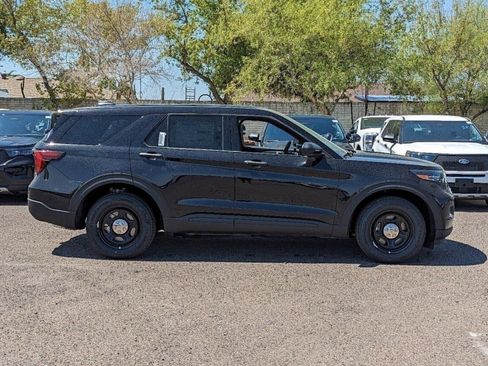 New 2025 Ford Explorer Base image 8