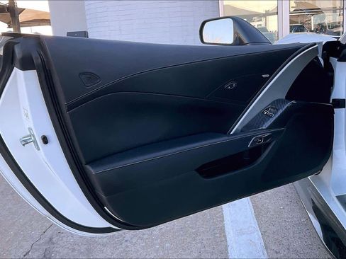 Used 2016 Chevrolet Corvette Z51 1LT image 17