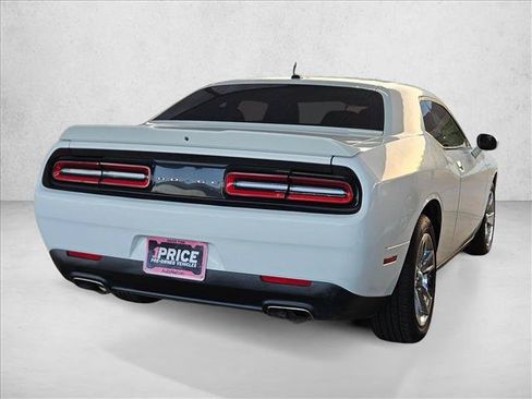Used 2019 Dodge Challenger SXT RWD image 2