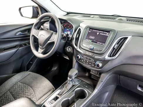 Used 2022 Chevrolet Equinox LT image 24