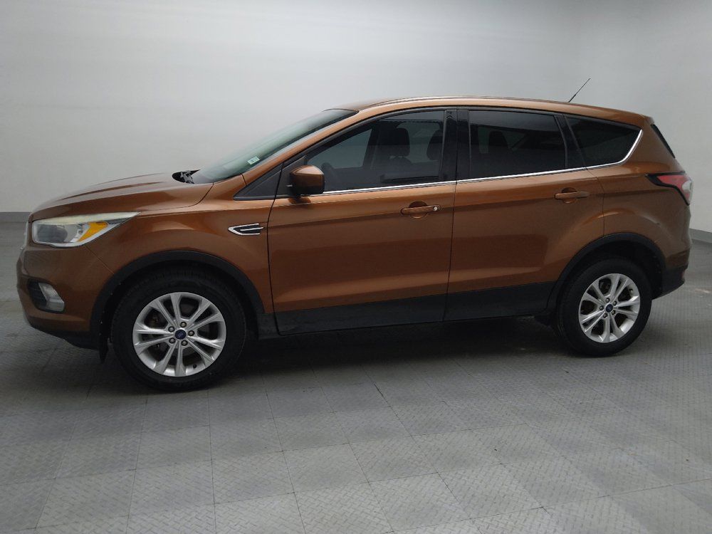 Used 2017 Ford Escape SE FWD image 2