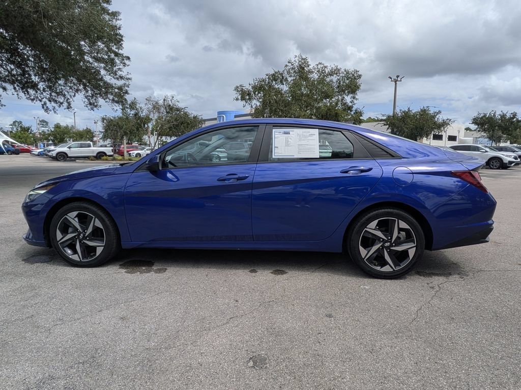 Used 2023 Hyundai Elantra SEL w/ Convenience Package FWD image 7
