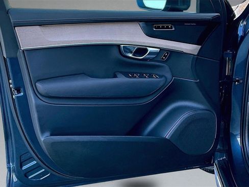 Certified 2026 Volvo XC90 B6 Plus w/ Protection Package Premier image 20