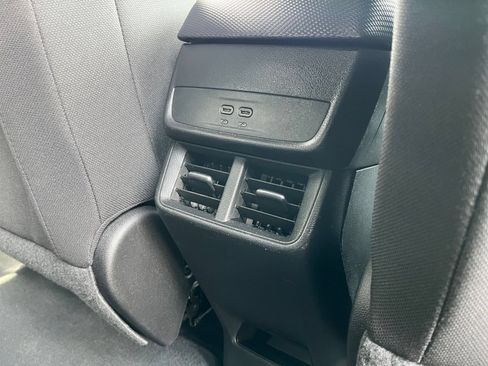 Used 2025 Chevrolet Equinox LT FWD image 21
