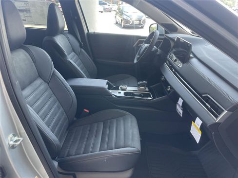 Used 2025 Mitsubishi Outlander SE AWD/4WD image 11