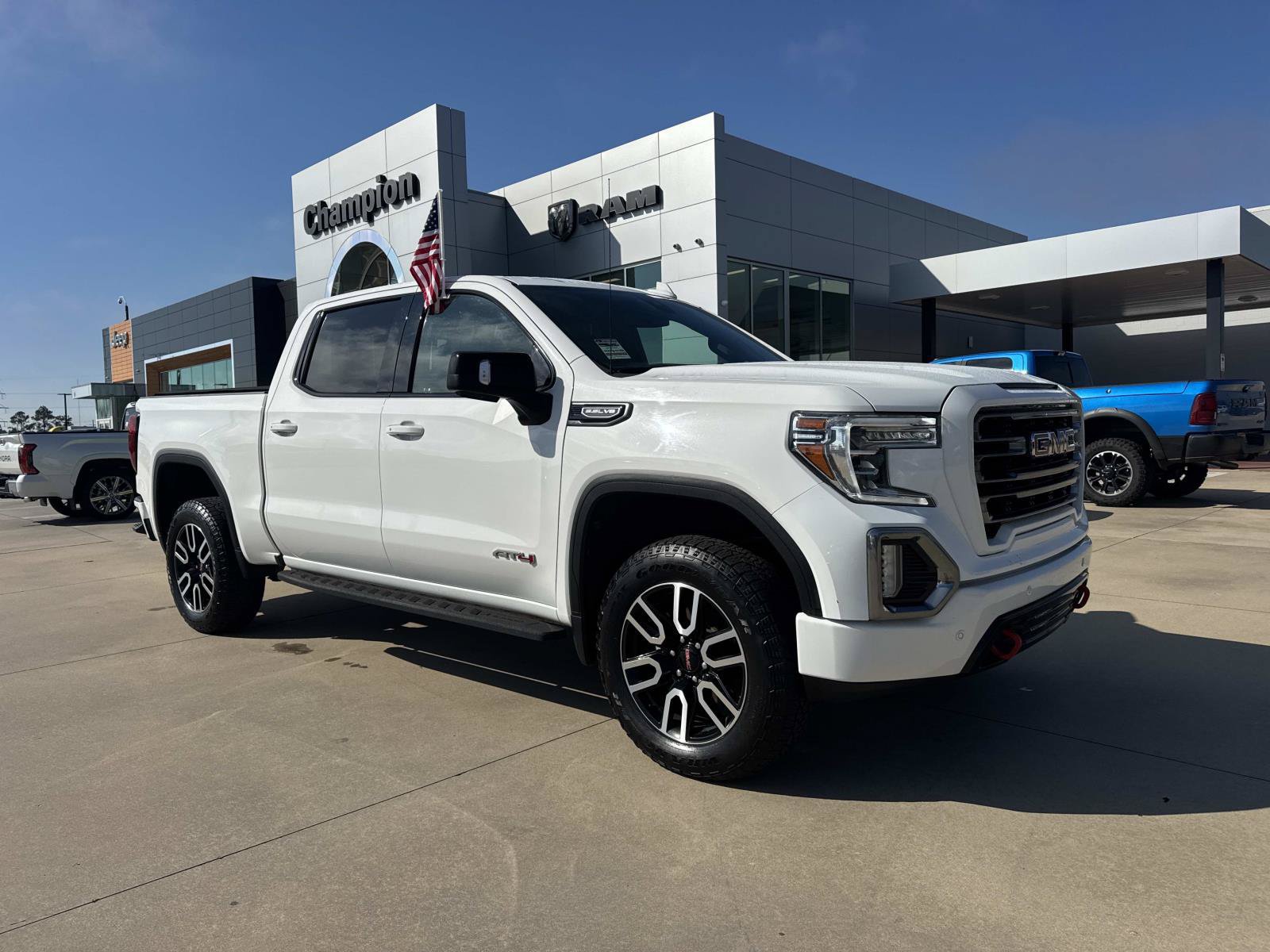 Used 2021 GMC Sierra 1500 AT4 w/ AT4 Premium Package AWD/4WD image 1