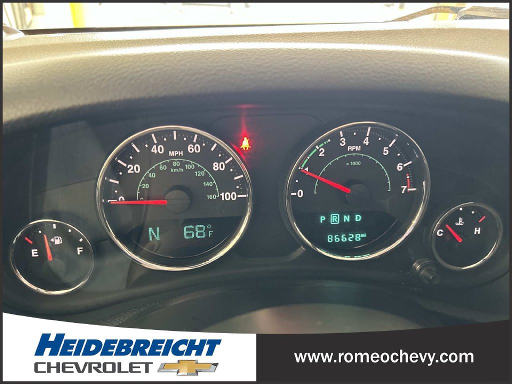 Used 2015 Jeep Wrangler Sahara w/ Connectivity Group AWD/4WD image 22
