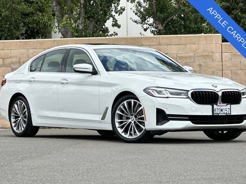 Used 2022 BMW 530i w/ Convenience Package RWD image 2