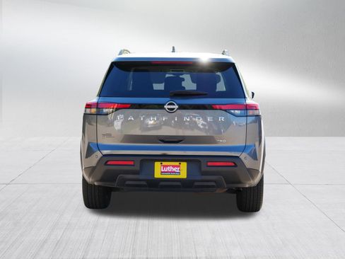 Used 2025 Nissan Pathfinder SV image 6