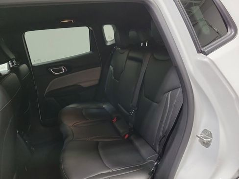 Used 2025 Jeep Compass Limited image 37