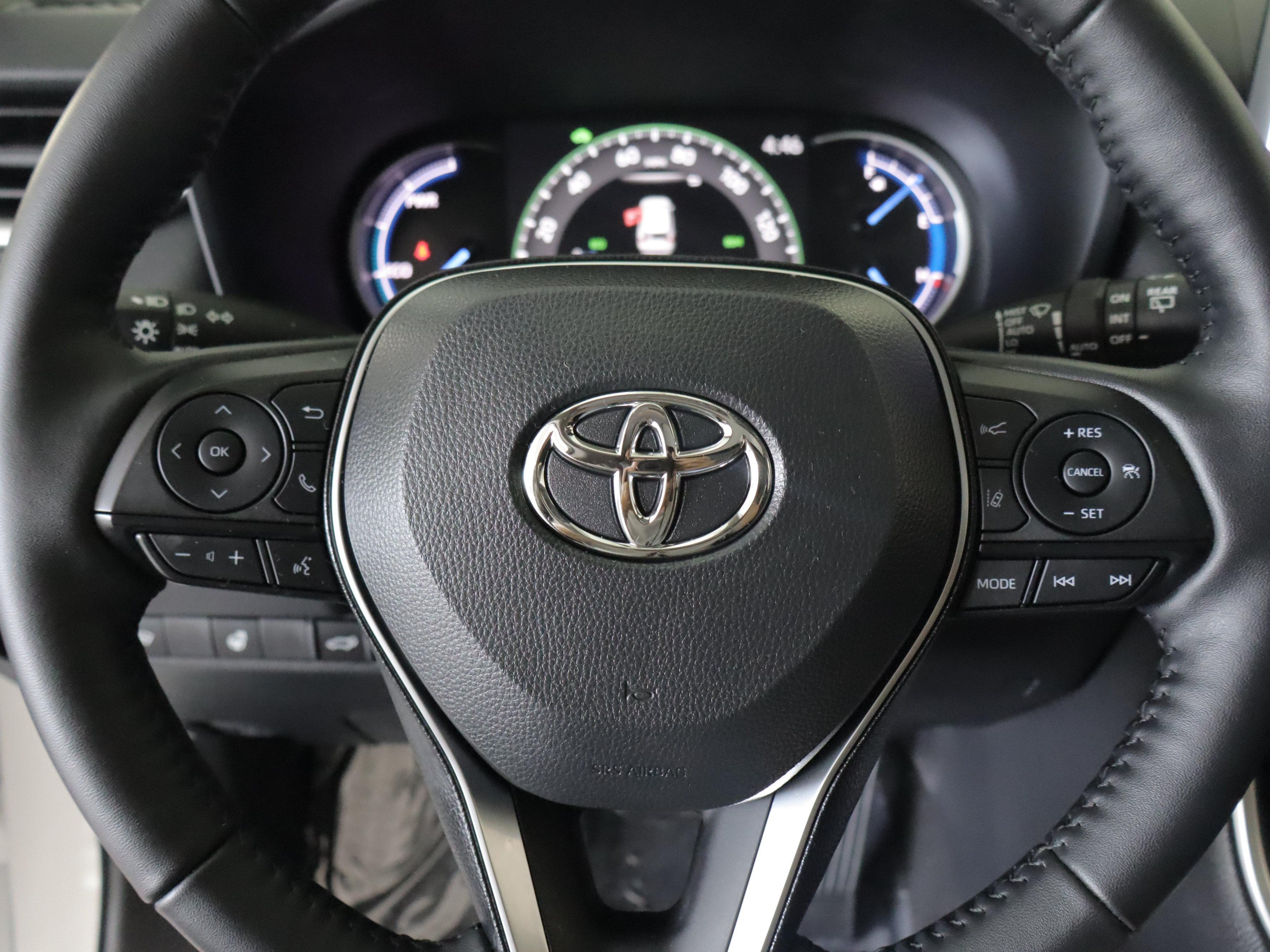 Used 2025 Toyota RAV4 XLE w/ Convenience Package AWD/4WD image 14
