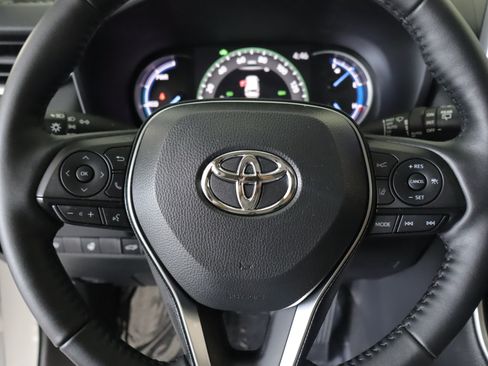 Used 2025 Toyota RAV4 XLE w/ Convenience Package AWD/4WD image 14