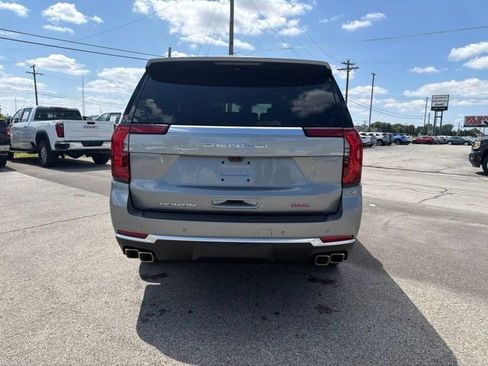 New 2026 GMC Yukon Denali w/ Denali Reserve Package AWD/4WD image 7