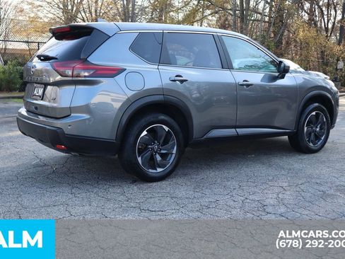 Used 2024 Nissan Rogue SV FWD image 6
