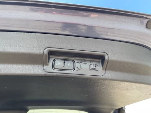 Used 2021 Ford Explorer XLT w/ Equipment Group 202A AWD/4WD image 32