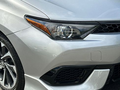 Used 2018 Toyota Corolla iM FWD image 10