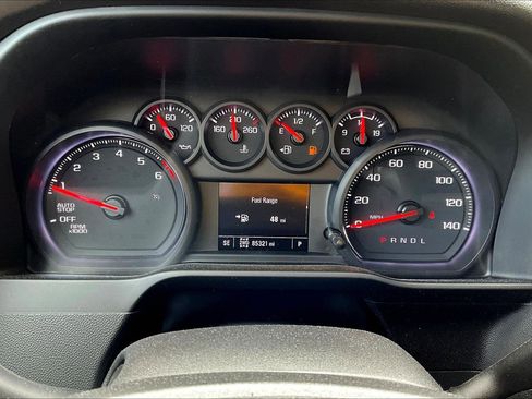 Used 2023 Chevrolet Silverado 1500 Custom AWD/4WD image 9