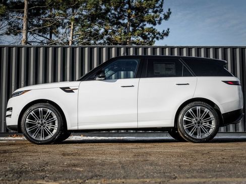 New 2026 Land Rover Range Rover Sport SE image 3