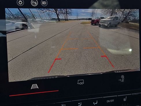 Used 2024 GMC Canyon Elevation w/ Elevation Premium Package image 13