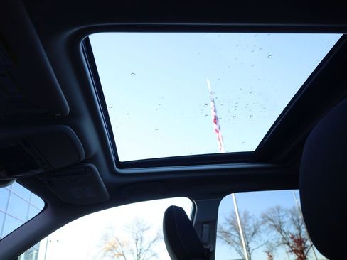 Used 2023 Subaru Forester Premium image 30