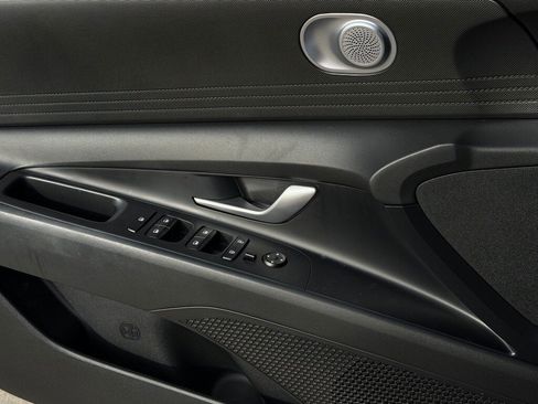 Certified 2023 Hyundai Elantra SE image 24