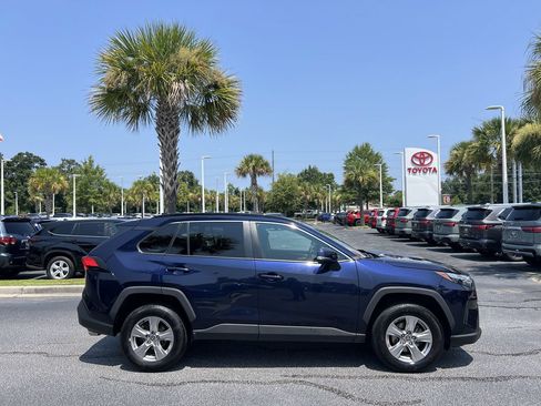 Used 2022 Toyota RAV4 XLE w/ Convenience Package FWD image 11