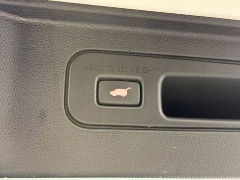 Used 2025 Honda Pilot EX-L image 17