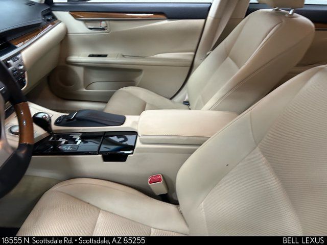 Used 2014 Lexus ES 300h w/ Premium Package w/Bamboo Trim FWD image 19