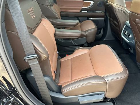 Used 2025 Ford Expedition King Ranch image 12