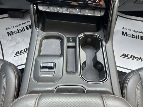 Used 2025 GMC Sierra 2500 AT4 image 18