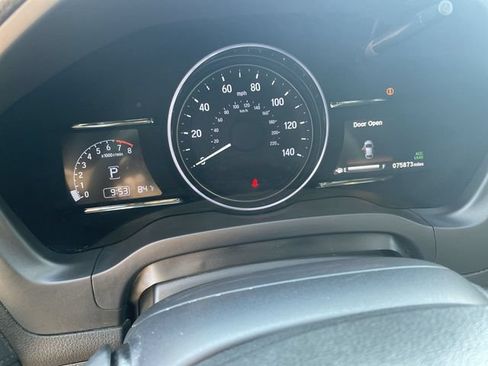 Used 2021 Honda HR-V EX image 12