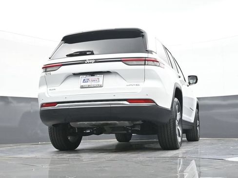 Used 2023 Jeep Grand Cherokee Limited AWD/4WD image 46
