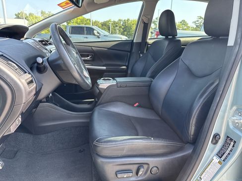 Used 2015 Toyota Prius V Five w/ Advanced Technology Package FWD image 16