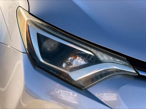 Used 2017 Toyota RAV4 LE image 27