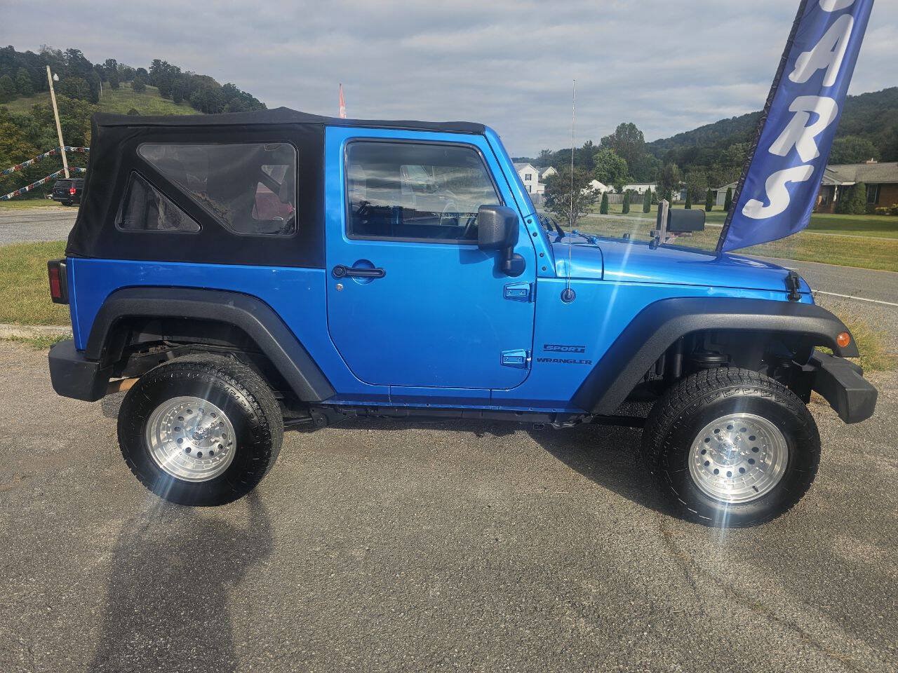 Used 2015 Jeep Wrangler Sport AWD/4WD image 4
