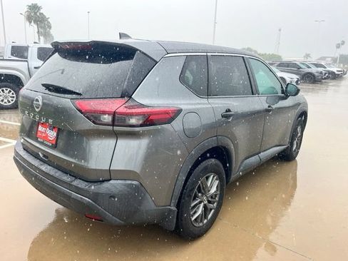 Used 2021 Nissan Rogue S FWD image 4