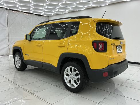 Used 2017 Jeep Renegade Latitude w/ Cold Weather Group AWD/4WD image 12