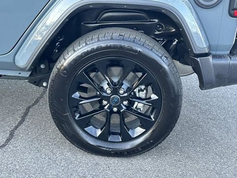 Certified 2025 Jeep Wrangler Unlimited Sahara w/ Safety Group image 21