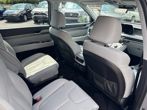 Used 2025 Hyundai Palisade SEL FWD image 33