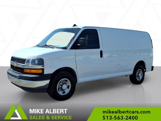 Used 2021 Chevrolet Express 2500 w/ Driver Convenience Package RWD image 3