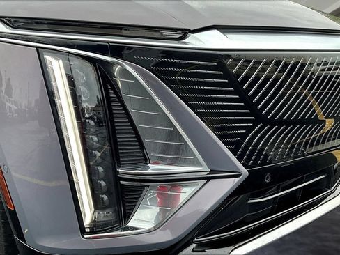 Certified 2025 Cadillac Lyriq Sport w/ LPO, Floor Liner Package AWD/4WD image 32