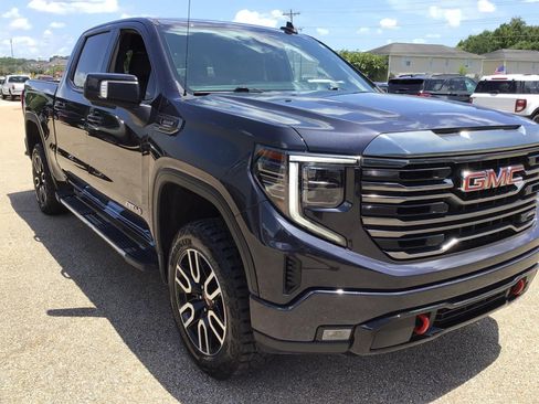 Used 2022 GMC Sierra 1500 AT4 w/ AT4 Preferred Package AWD/4WD image 8