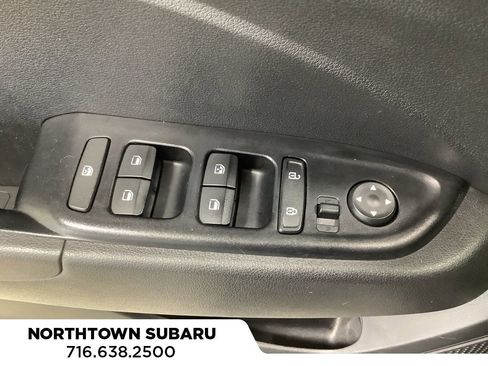 Used 2020 Hyundai Venue SEL image 16