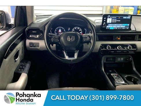 Used 2025 Honda Pilot EX-L image 4