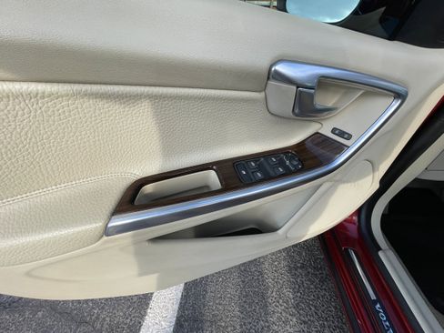 Used 2012 Volvo S60 T5 image 11