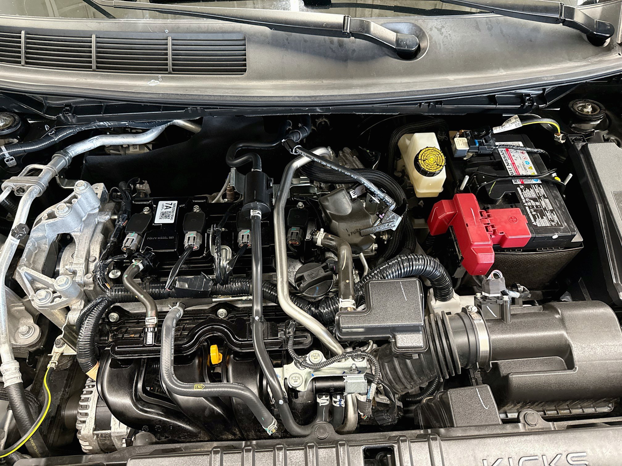 Used 2025 Nissan Kicks SR FWD image 32