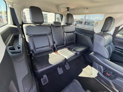 Used 2025 Ford Expedition Max Platinum AWD/4WD image 16